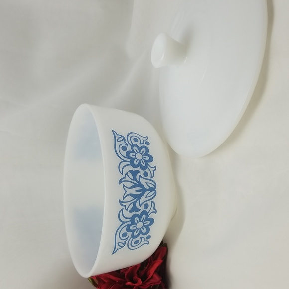 Federal Glass Blue Tulip Casserole Mixing Bowl with Lid - Picture 10 of 16